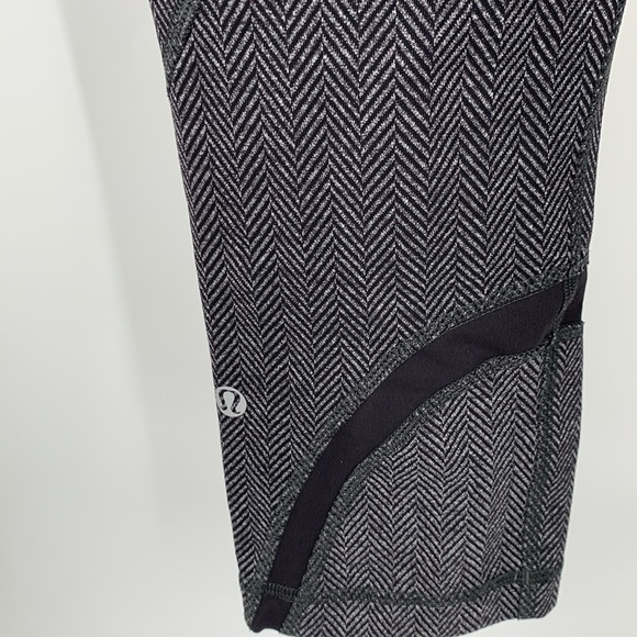 Lululemon Run Inspire crop leggings gray black herringbone chevron yoga active 6 - Picture 3 of 7